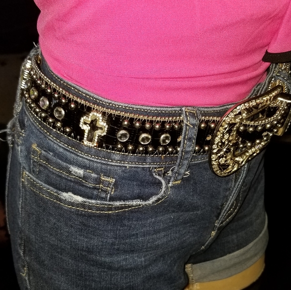 Nocona Interchangeable Buckle Cross Conchos Belt - Picture 16 of 16